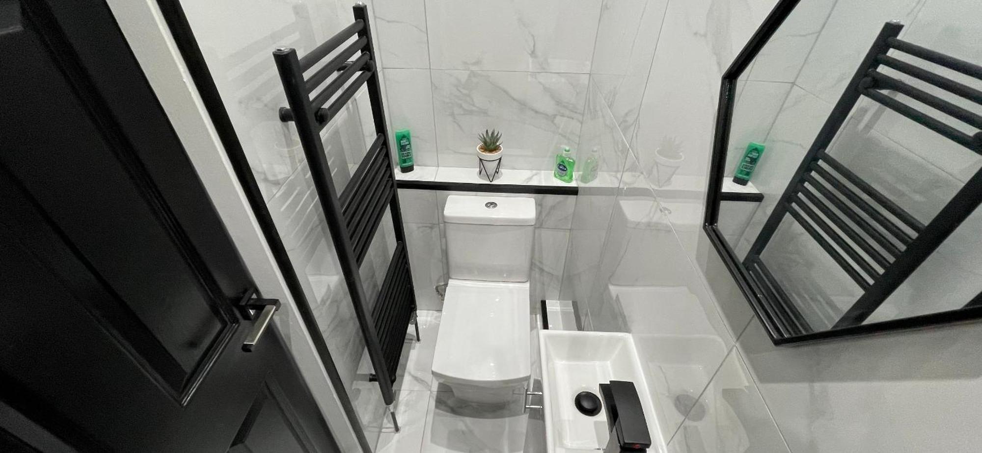 4 Bed 4 Bath House With Free Parking, 5 Mins To Lfc And 15 Mins To City Centre Liverpool Bagian luar foto